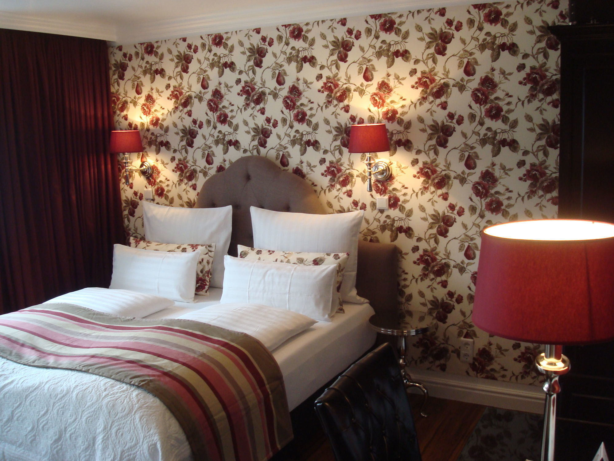 Sir & Lady Astor 3* Dusseldorf