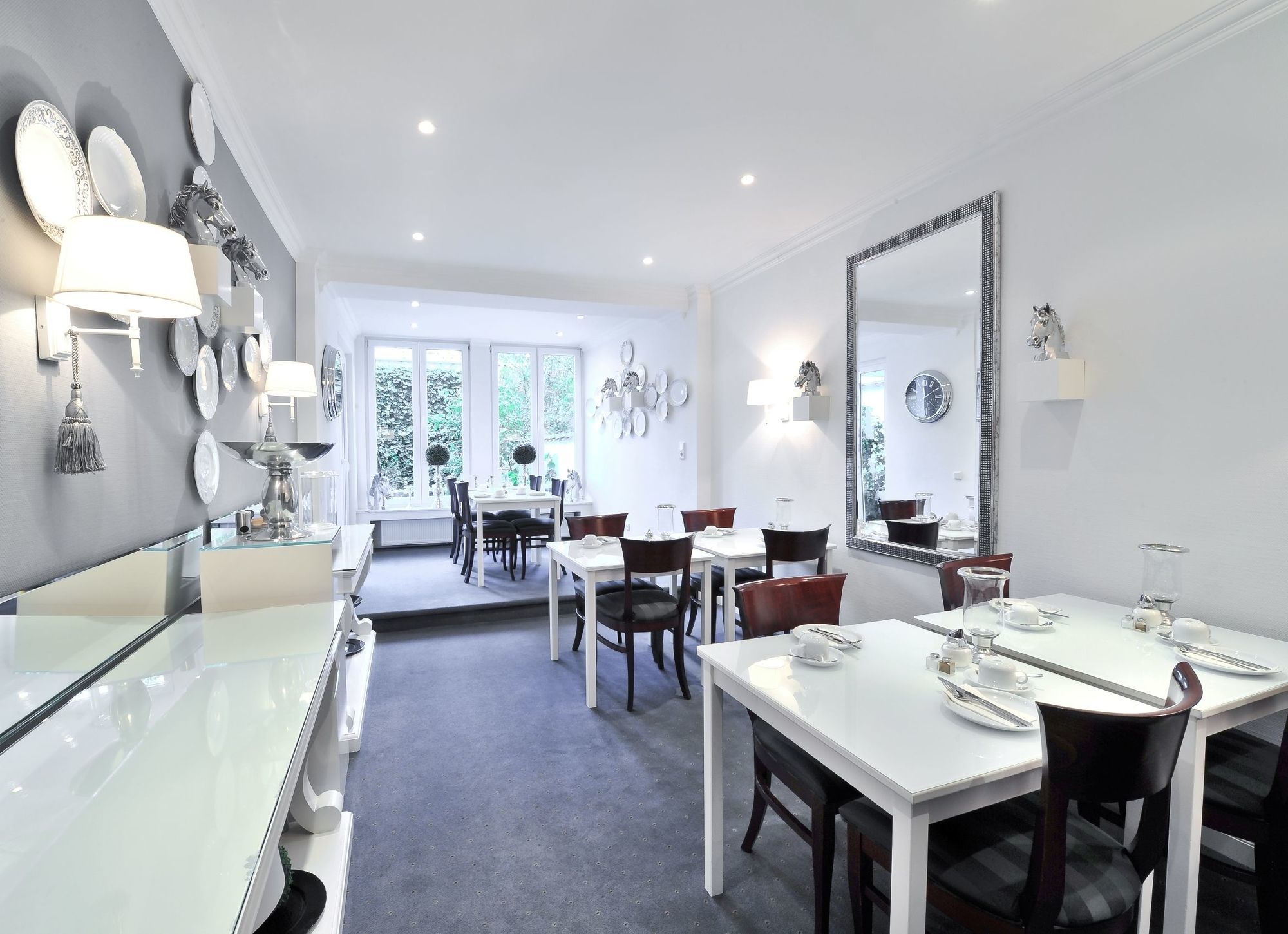 Sir & Lady Astor 3* Dusseldorf