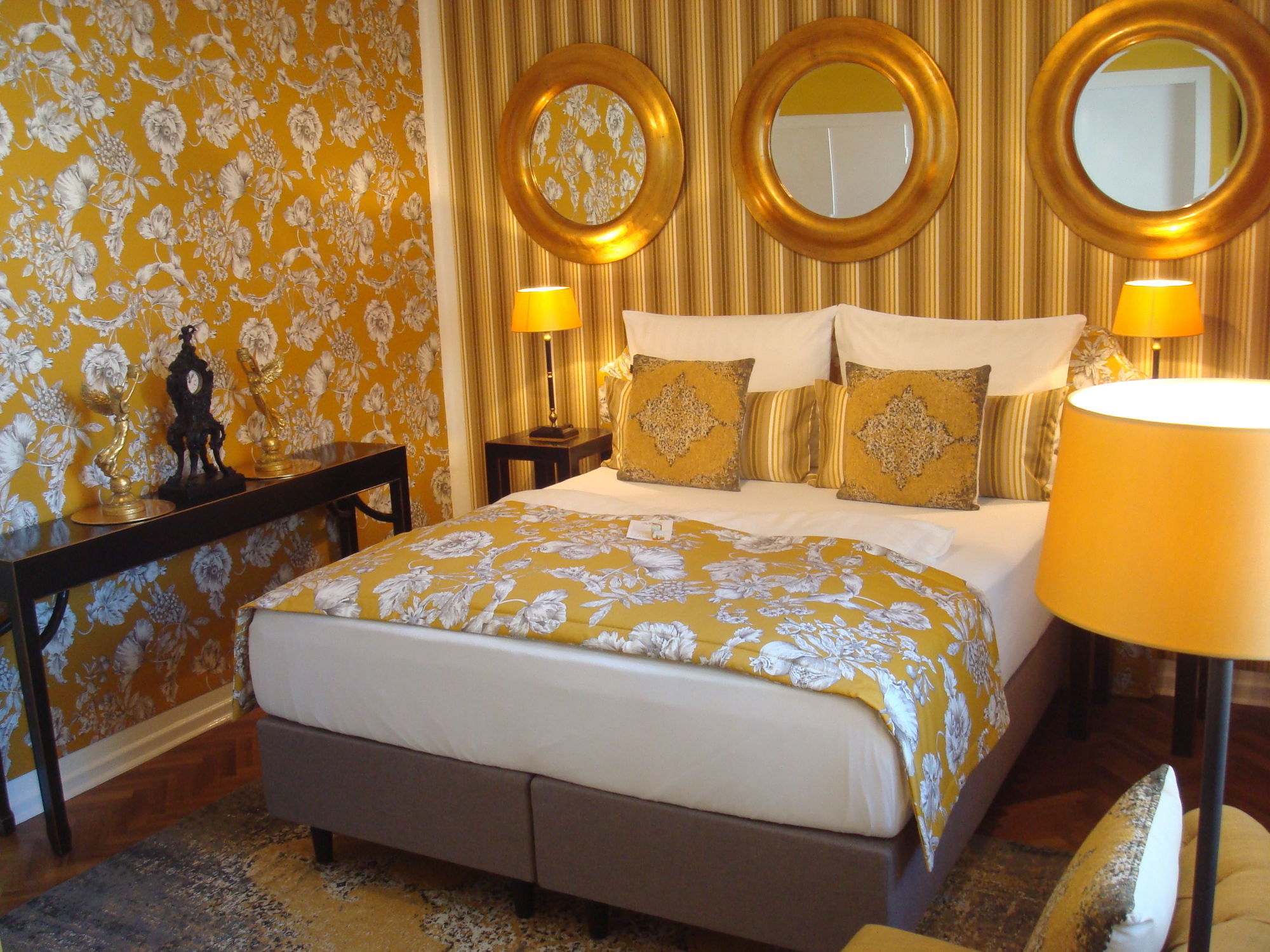 Sir & Lady Astor Hotel Dusseldorf