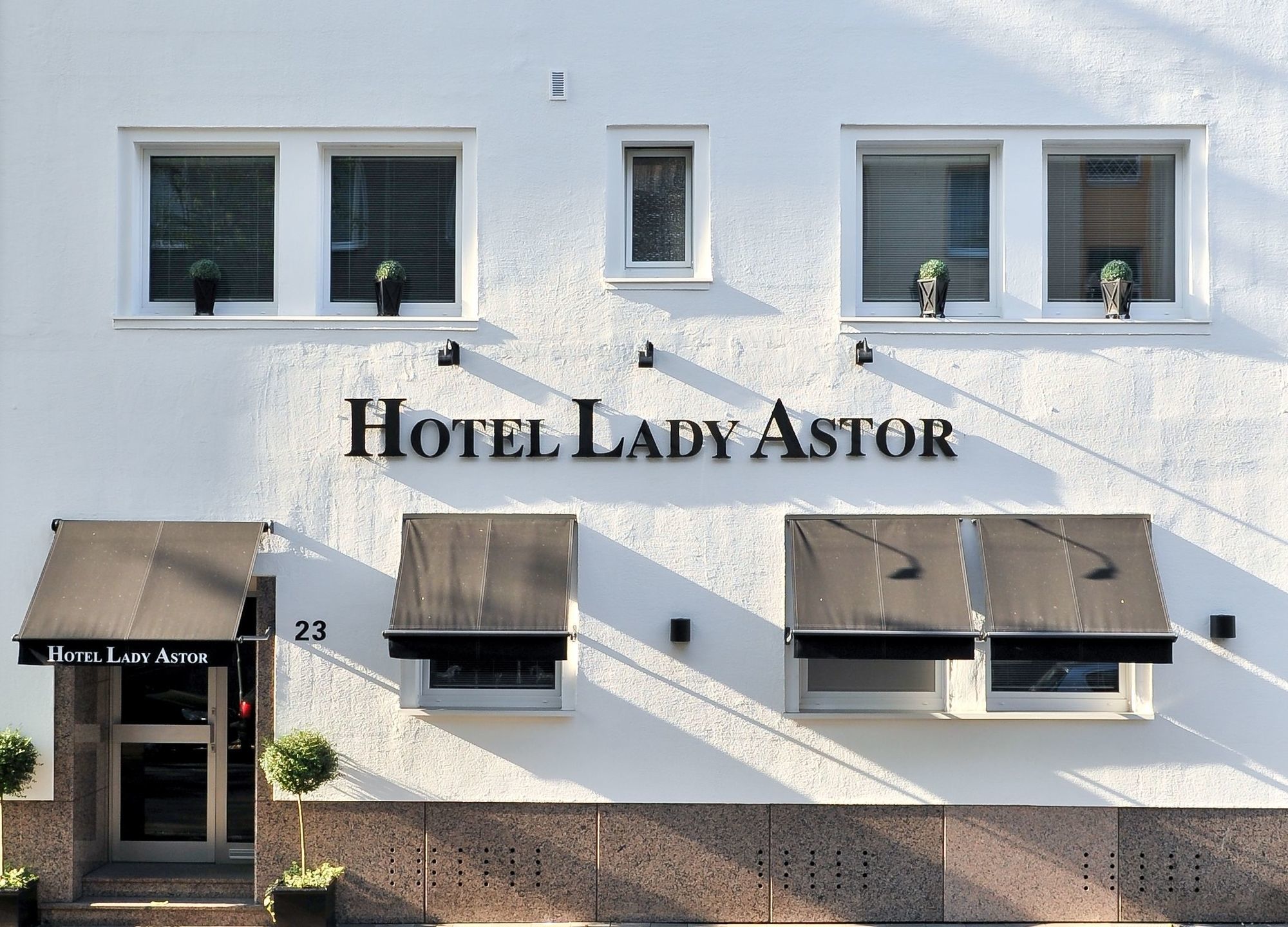 Sir & Lady Astor Hotel Dusseldorf